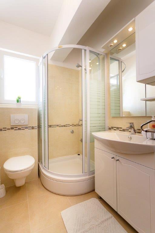 Apartmani Braut Kornic Bagian luar foto
