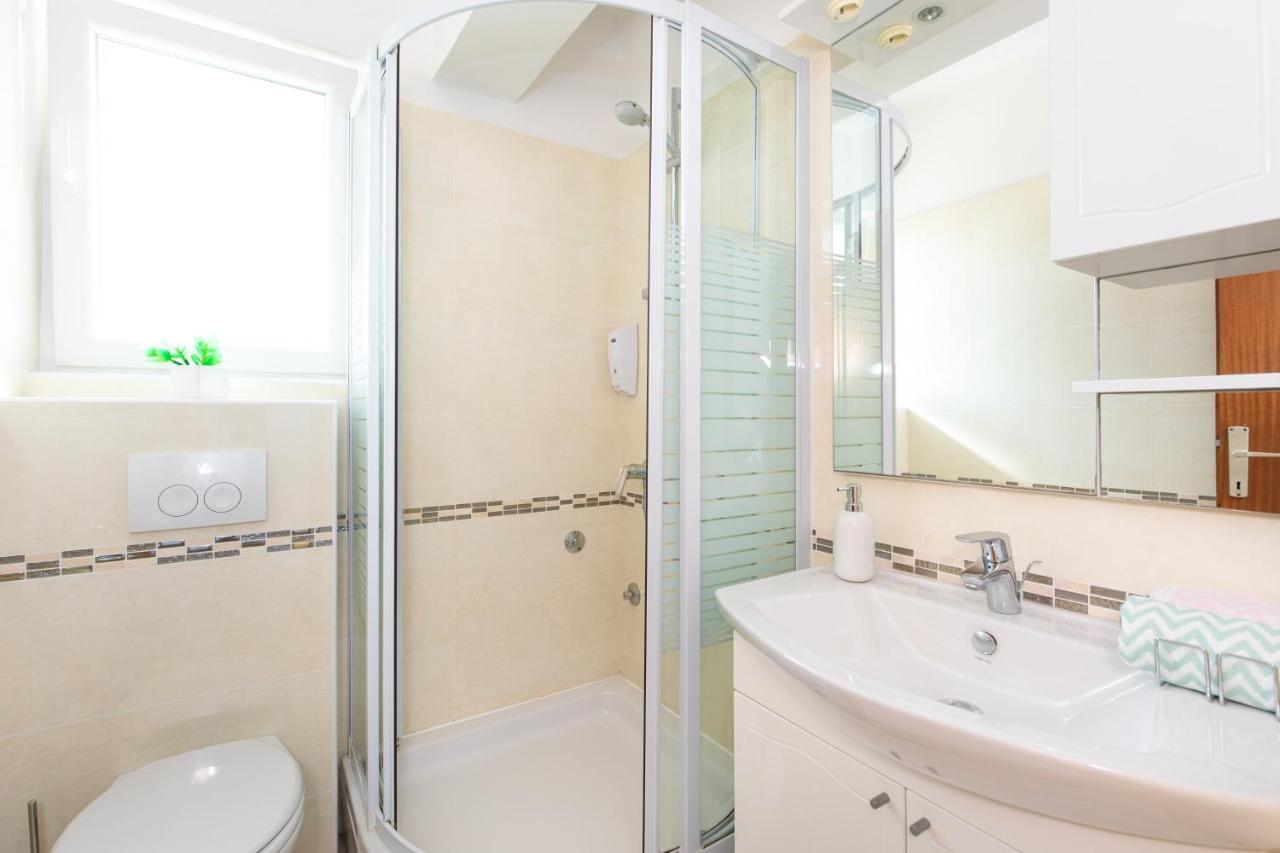 Apartmani Braut Kornic Bagian luar foto