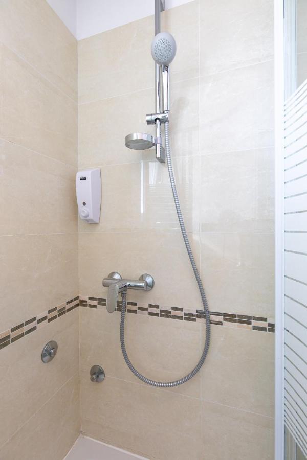 Apartmani Braut Kornic Bagian luar foto