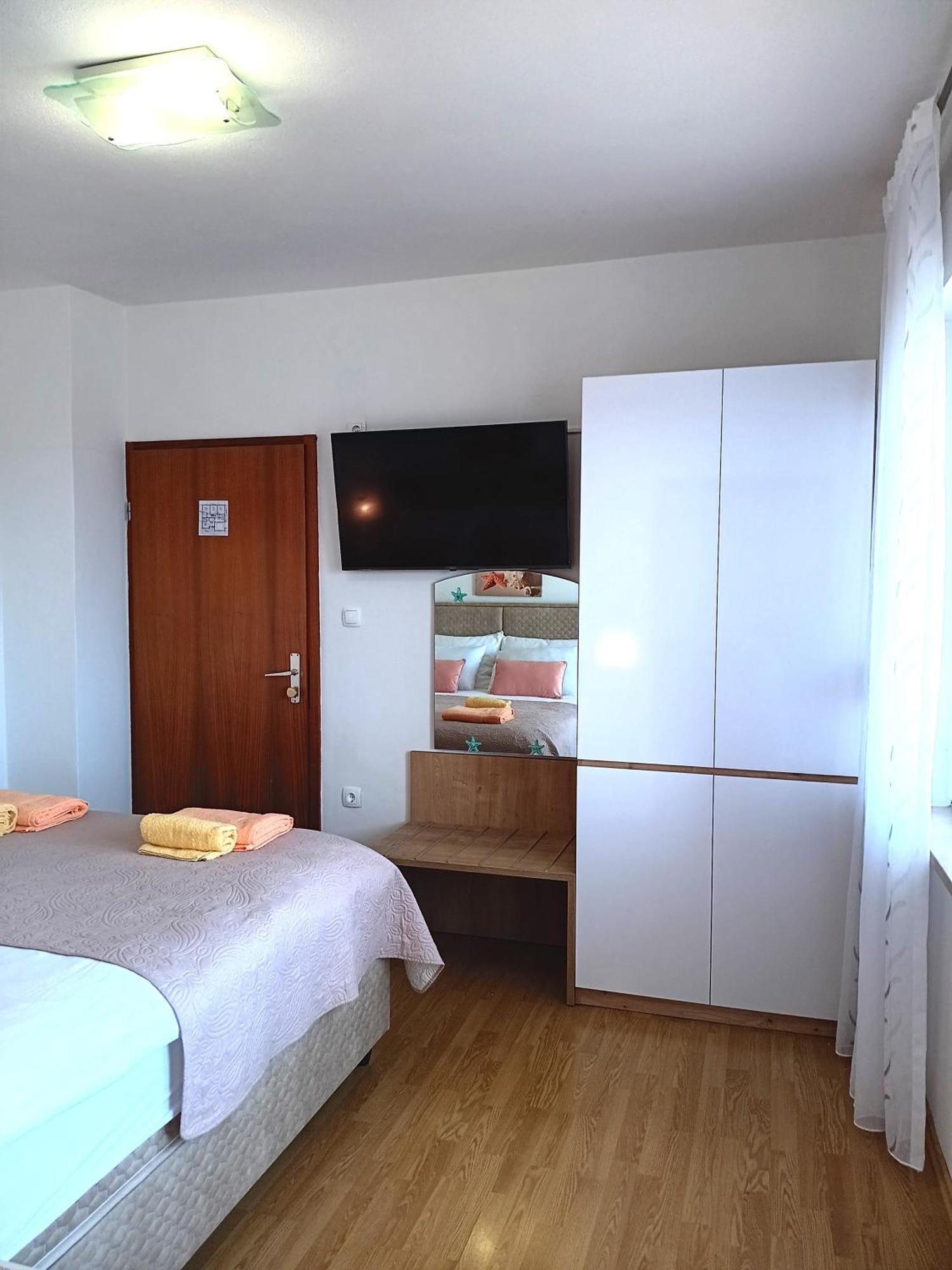 Apartmani Braut Kornic Bagian luar foto